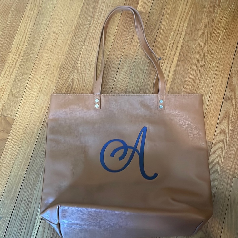 Thirty- One All around town brown with navy monogram